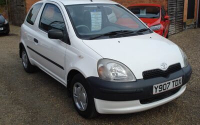 TOYOTA YARIS (1 OWNER)